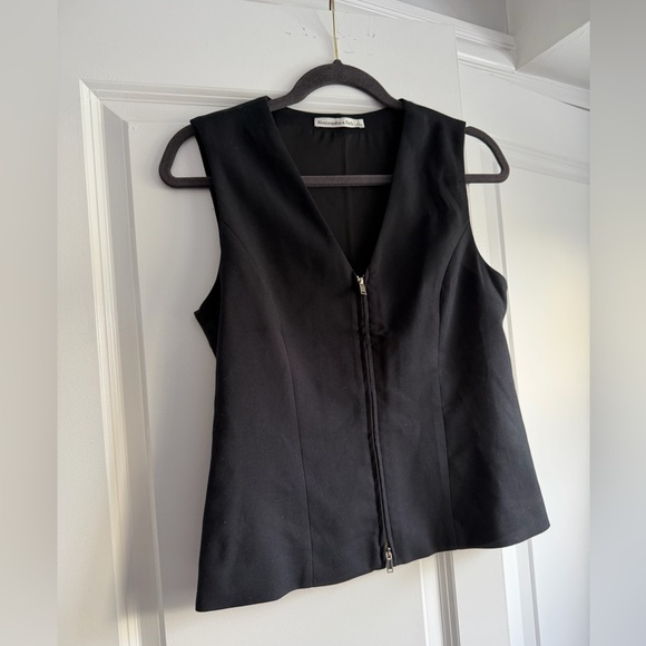 A&F Zip Up Vest - Picture 2 of 4